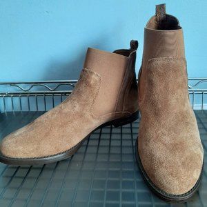 Bella Vita Soft Beige Suede Flat Ankle Boots Size 9.5 M